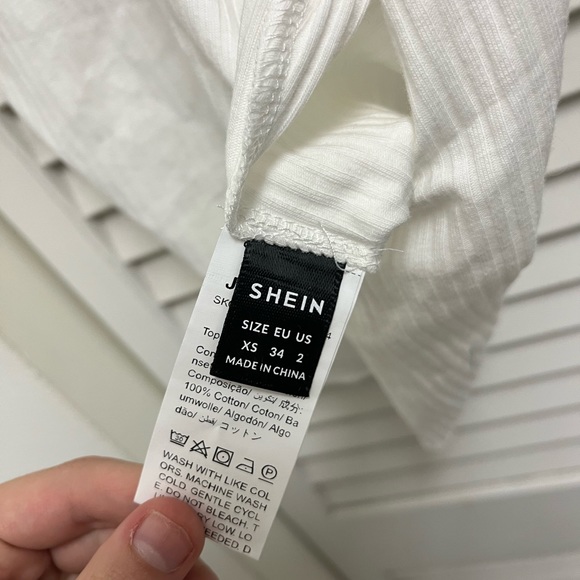 Shein white tank top - Picture 4 of 4